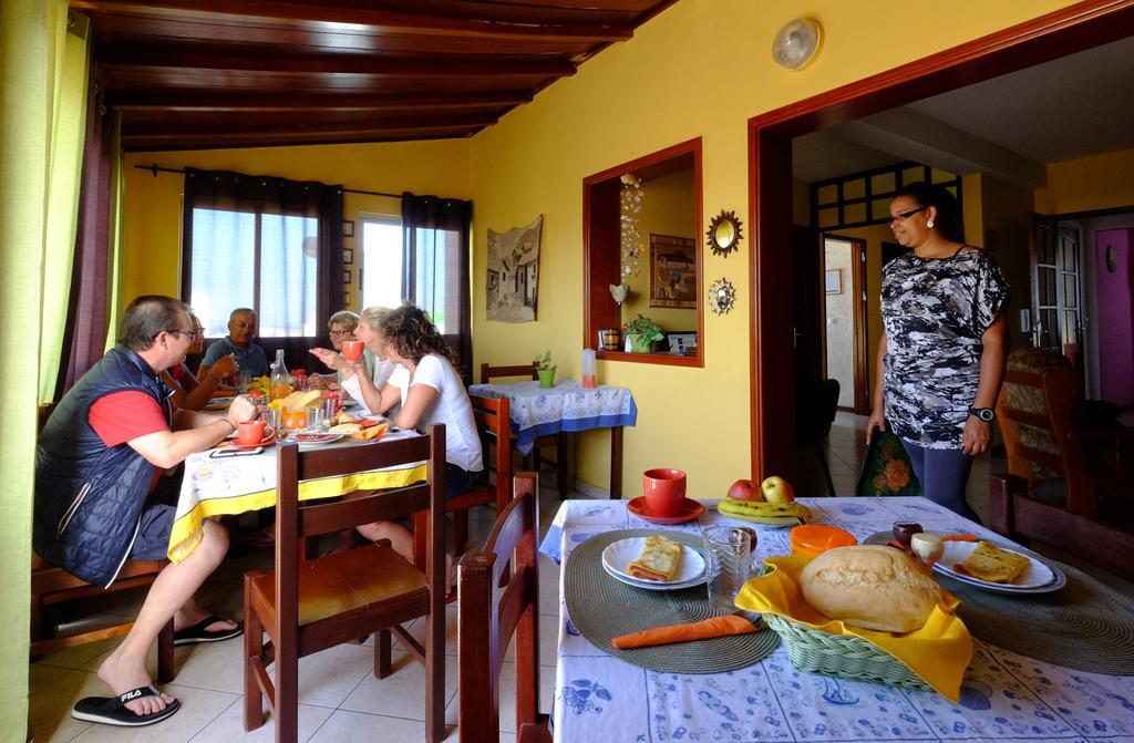 Casa Comba Bed & Breakfast Mindelo Bagian luar foto